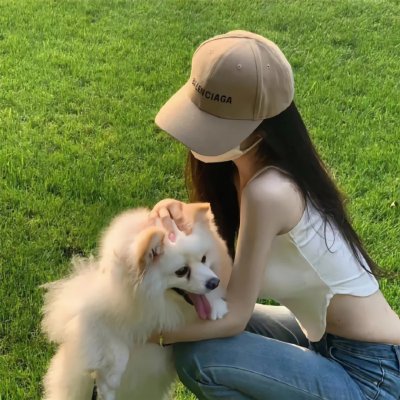 女孩爱跑步
